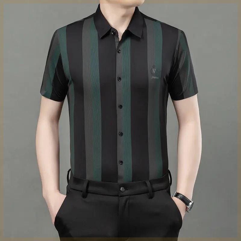 Slim striped men&#039;s short-sleeved shirt